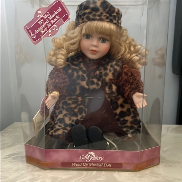 Wind Up Musical Doll - Brown and Black - Picture 1 of 6